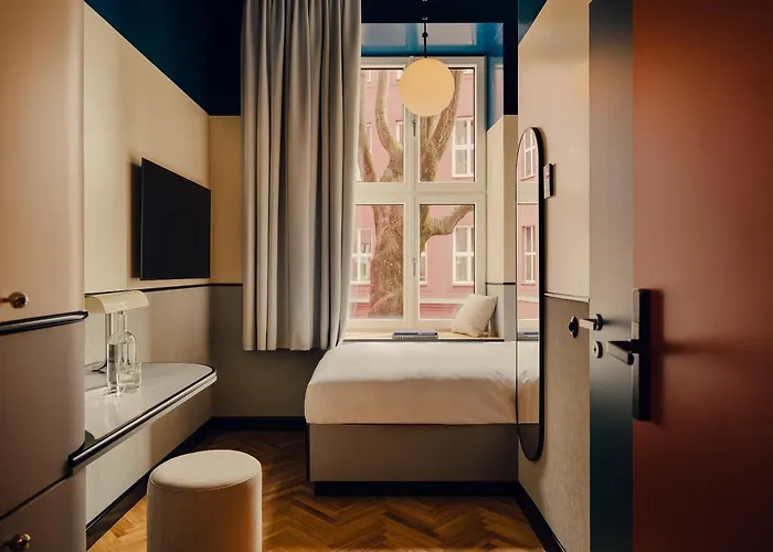 Hotel The Companion