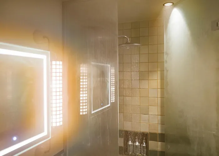 Hotel The Companion 4*